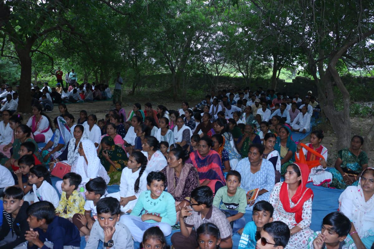 मूलनिवासी समाज को अपनी मूल संस्कृति औऱ विचारधारा से वाकिफ़ करना,
हर एक मूलनिवासी समाज के व्यक्ति का कर्तव्य है ।

#जय_जोहार
#जय_भीम
#BabasahebAmbedkar 
<a href="/The_Mooknayak/">The Mooknayak</a> 
<a href="/Profdilipmandal/">Dilip Mandal</a>