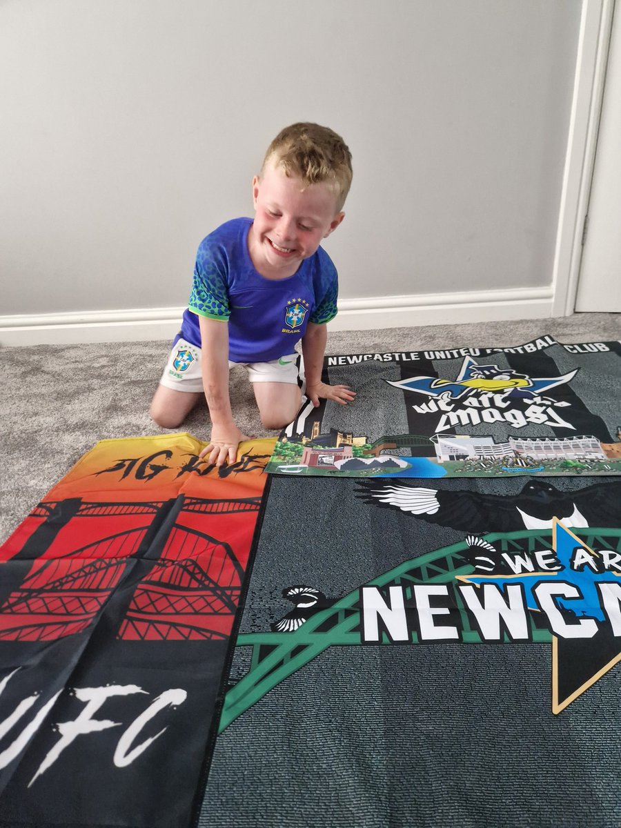 tobin_cheryl's tweet photo. @worflags thank you so much for the flags for Harry, so kind he's over the moon 🖤🤍
#worflags #NUFC https://t.co/LFR2qnCpQd