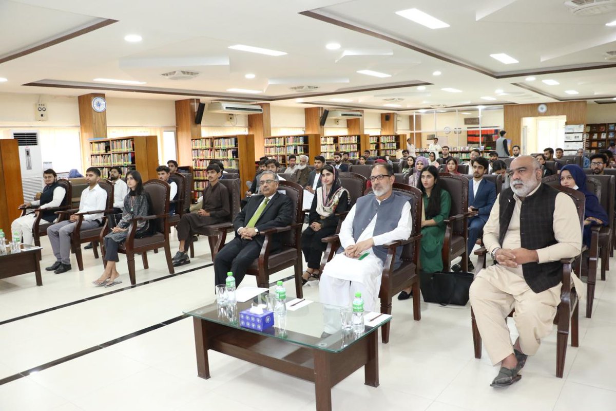 _KIIR_'s tweet photo. Aug 16, 23:
#KIIR delegation headed by Altaf Hussain Wani Chairman KIIR called on Amb. Sohail Mahmood, D.G. @ISSIslamabad &amp; Malik Qasim Mustafa, Acting Director India Study Centre at @ISSIslamabad.1/2
#KIIRInternshipProgram23

@sultan1913 @MHHRsays @MalihaaMughal @Muhammmad_Alii https://t.co/5PPW28evzx