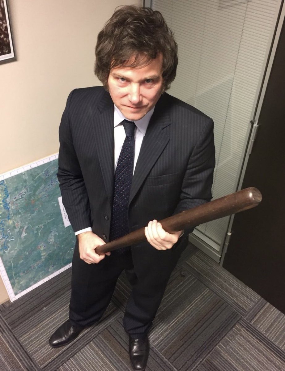 Que no me entere que te haces el lindo con otra