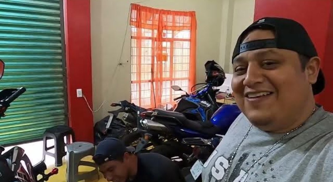 PistonBikers's tweet image. youtu.be/8GQyemNcLtE

EL CABLES AGARRO UNA BROCHA DE PERROS...

#pistonbikers #todossomospistonbikers #mbmotors #beretta250 #youtube