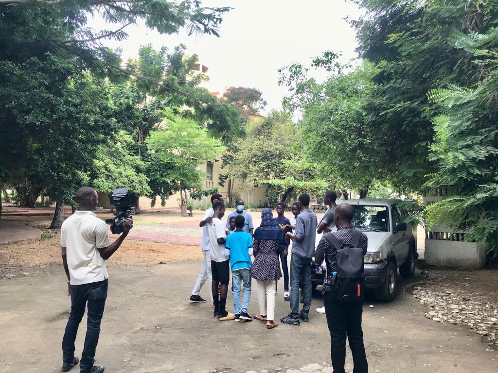2x_xamxam's tweet image. 🚀💡 Semaine 2 - Jour 2 :

Visite passionnante de la Radiodiffusion Télévision Sénégalaise (RTS).
 Nos apprenants en action bientôt à la télé. L&apos;aventure continue !

Rejoignez-nous : 78 425 55 13.

#xamxam #vacancestechnologiques #CampTechnologique 🌐📺👾