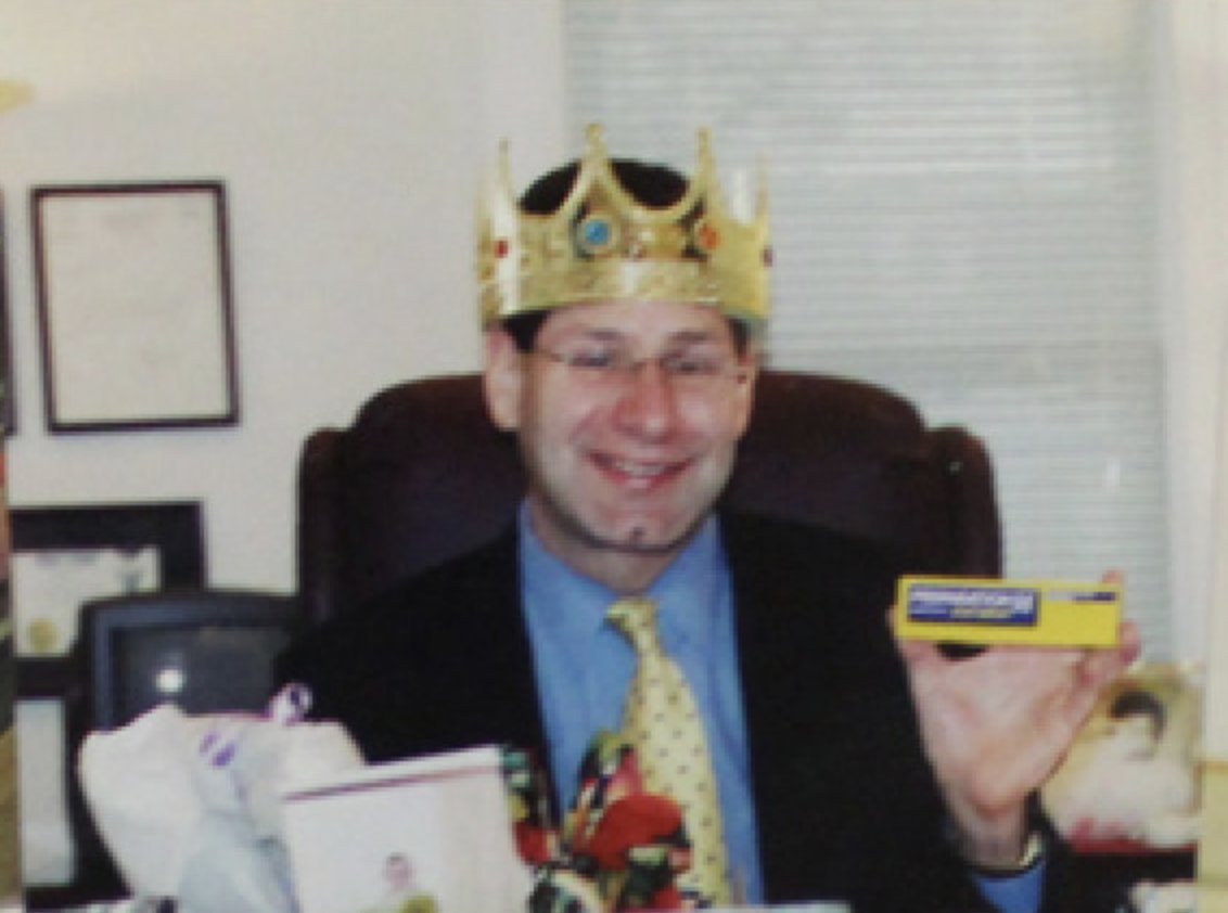 WilliamMattar's tweet image. The king of helping people after being injured in a car accident 👑 

#throwbackthursday #tbt #williammattar