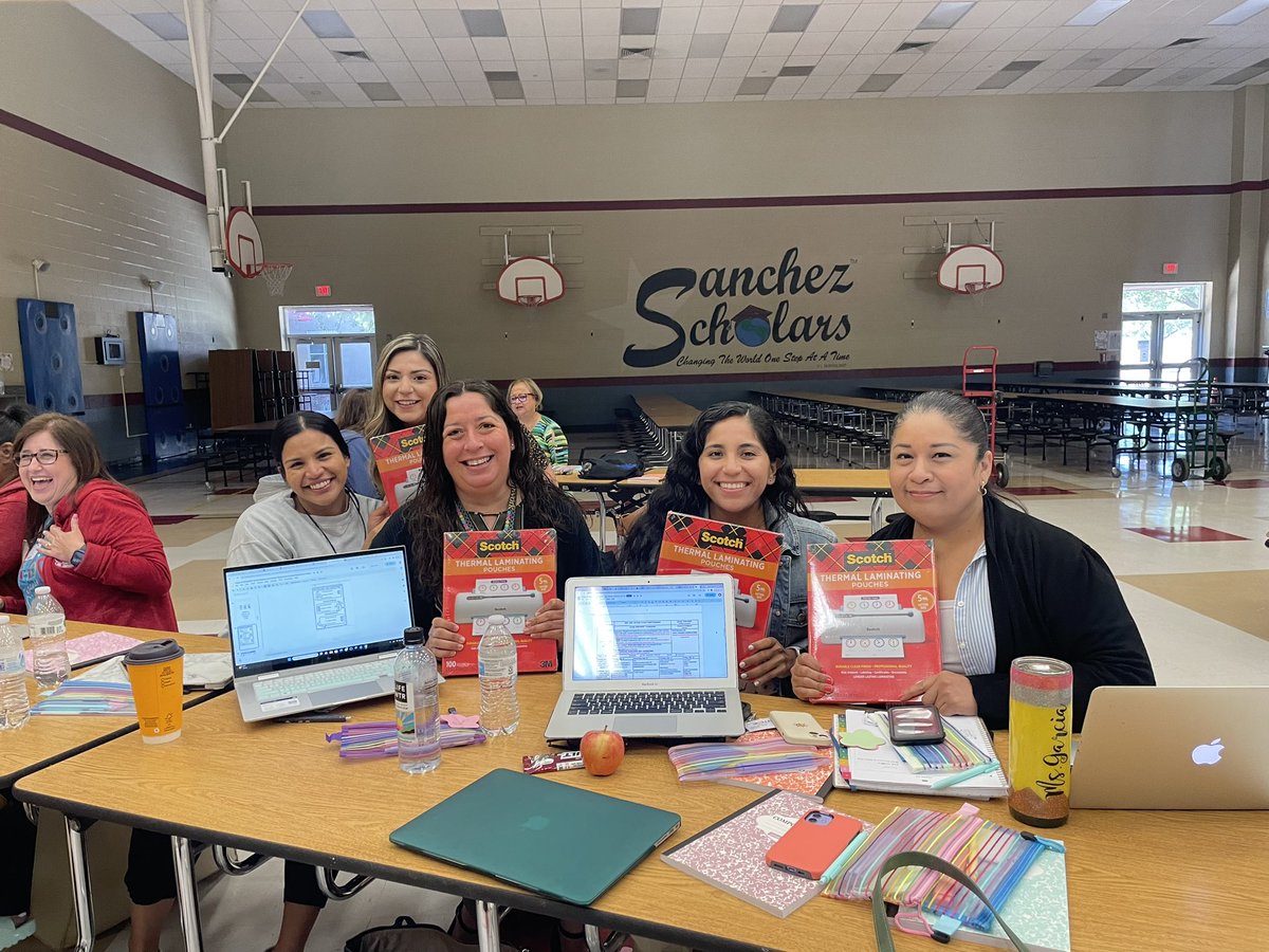 Garcia79E's tweet photo. You are looking at the winners of the “3rd Grade Science Lesson Plan Scavenger Hunt”! @FieldsFalcons #fieldsinspires @mssilva_3 @MsGarciaS1 https://t.co/s9P2S1Q5XF