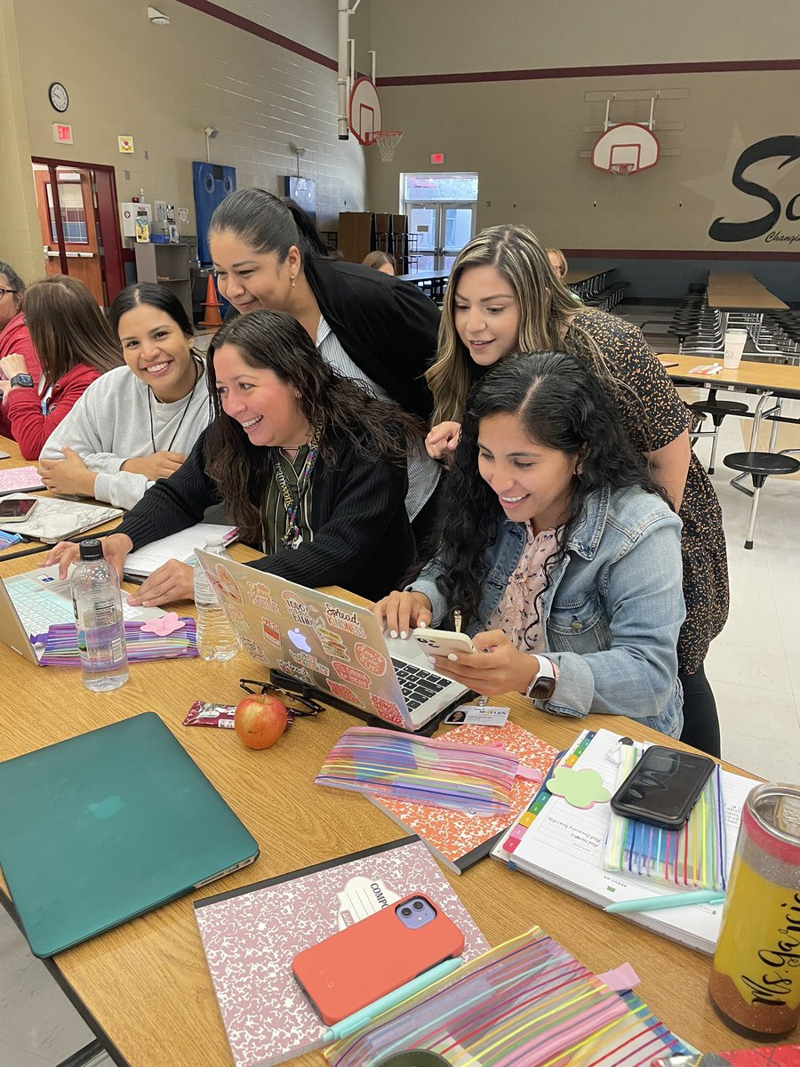 Garcia79E's tweet photo. You are looking at the winners of the “3rd Grade Science Lesson Plan Scavenger Hunt”! @FieldsFalcons #fieldsinspires @mssilva_3 @MsGarciaS1 https://t.co/s9P2S1Q5XF