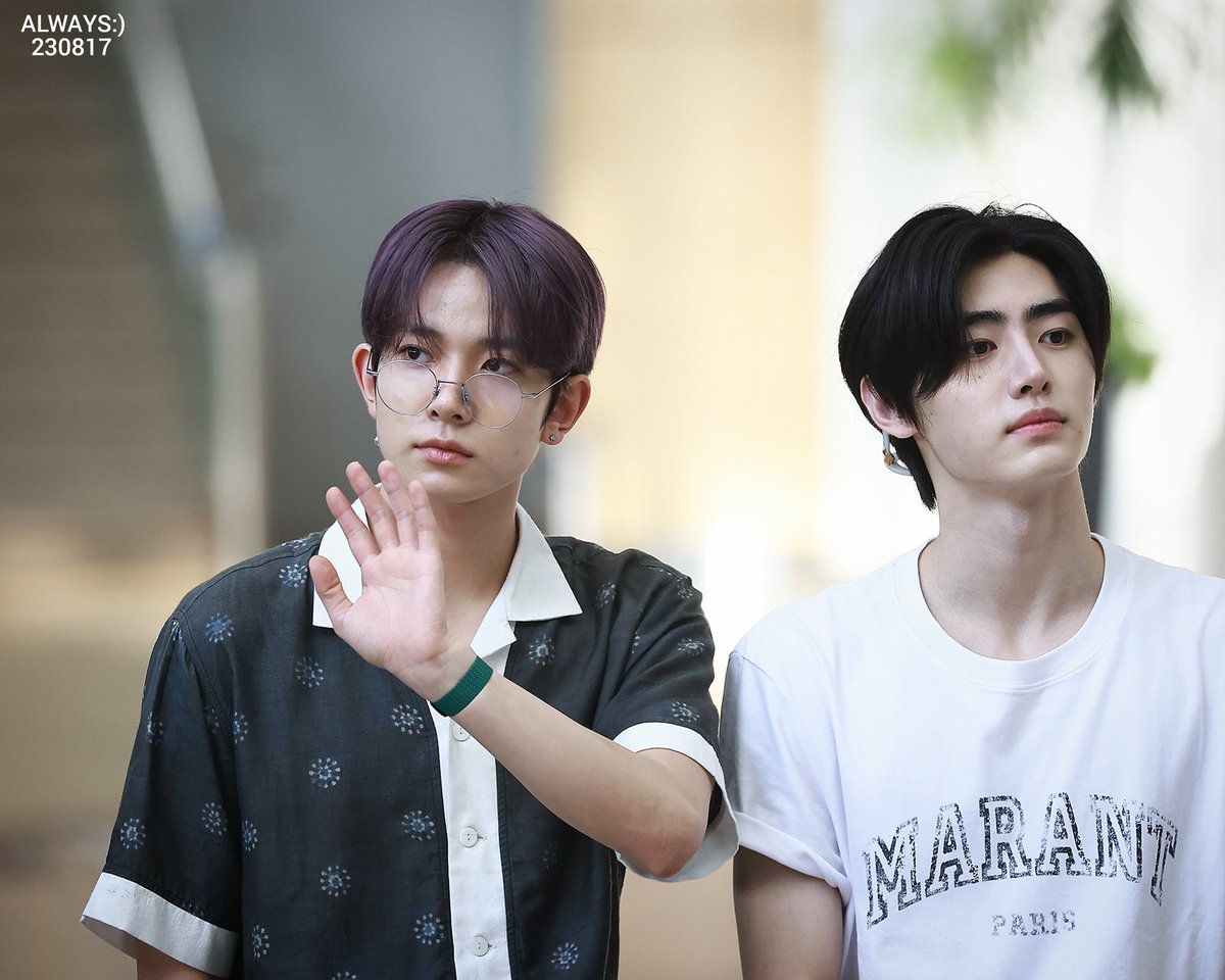 230817 GMP
오늘도 모델처럼~우리 밀당즈🫠🫶
💜💚🖤🤍
 #HEESEUNG #희승 #ヒスン 
#SUNGHOON #성훈 #ソンフン
#ENHYPEN #엔하이픈
#밀당즈 
#milk_carrot🥛🥕