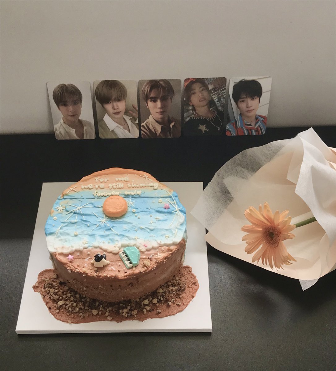 _vxrfreude's tweet photo. For me, we're still shining forever only

#포레버온리_더짙게_너를느낀_1주년
#ForeverOnly_1st_Anniversary https://t.co/n98fMJ082U
