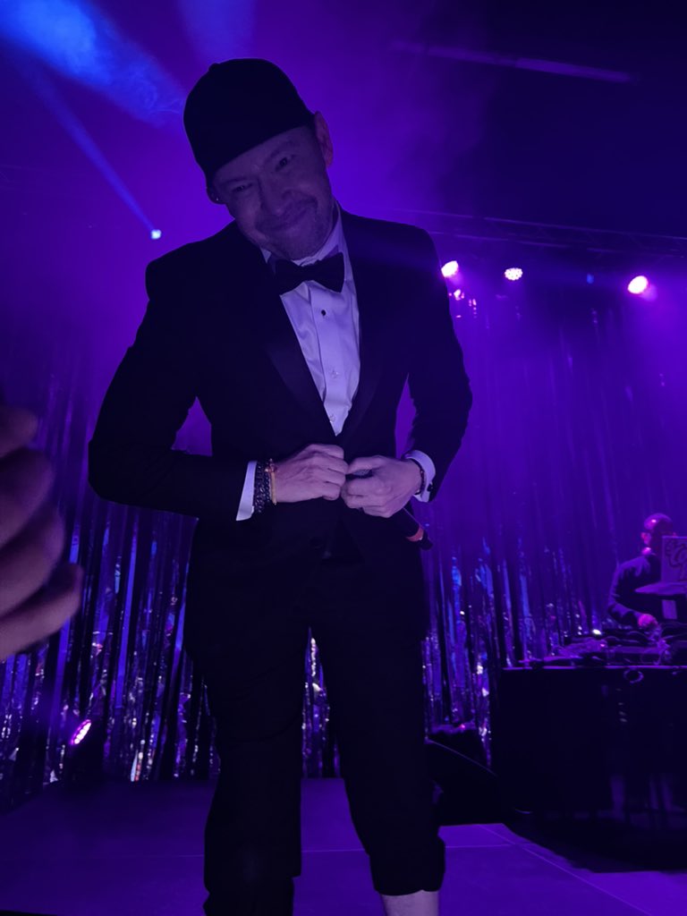 reeree1020's tweet photo. Happy Birthday @DonnieWahlberg !!
Have a fabulous day that you deserve for all the love and joy you bring to me(us)
In this sweet smile that shows the love you have for all BH ♾️♥️🥳🤖🫶🏼 https://t.co/RrdVsAKGWg