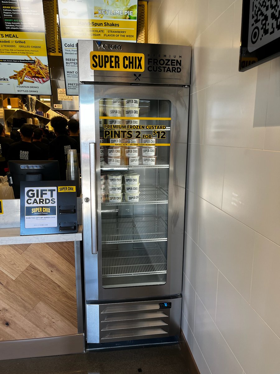 Victory_Ref_USA's tweet image. Super Chix premium frozen custard is ready for purchase in this Victory Pass-Thru Freezer.

#VictoryRefrigeration #Freezers #aligroupfs