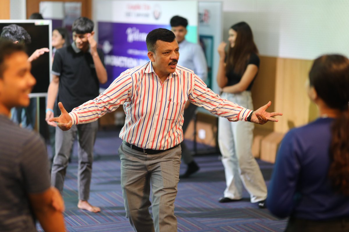 gehudehradun's tweet image. Department of Media and Mass Communication @gehudehradun witnessed #Induction_programme with Mr. Anupam Trivedi, Bureau Head, @News18 enlightening the new batch on current scenario and future aspects of #media followed by Mr. Navneet Gairola making them perform theatre exercises.