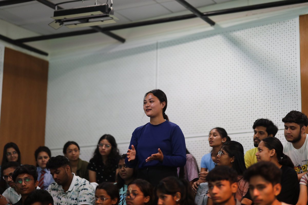 gehudehradun's tweet image. Department of Media and Mass Communication @gehudehradun witnessed #Induction_programme with Mr. Anupam Trivedi, Bureau Head, @News18 enlightening the new batch on current scenario and future aspects of #media followed by Mr. Navneet Gairola making them perform theatre exercises.