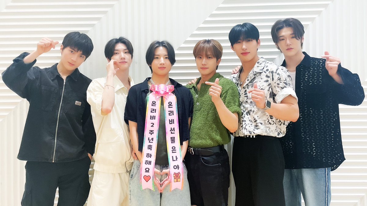 JUSTB_Official's tweet image. [VIDEO] ONLY B!! 2주년 축하해~~!!  온리비가 있기에 저스트비 있다!! 알지?? ❤❤❤❤❤❤

🅱️ bit.ly/44drwhF

#JUSTB #저스트비
#HAPPY_2ND_ANNIVERSARY_ONLYB
 #온리비_2주년_축하해