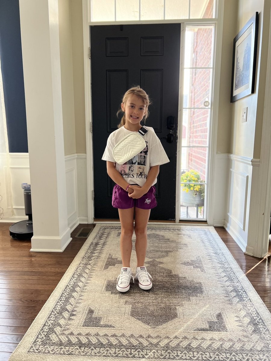 CoachRobBeam's tweet photo. New shoes, new shirt, new bag…I love her enthusiasm and positivity.  Happy birthday to our beautiful girl! https://t.co/NdbjKJMpFi