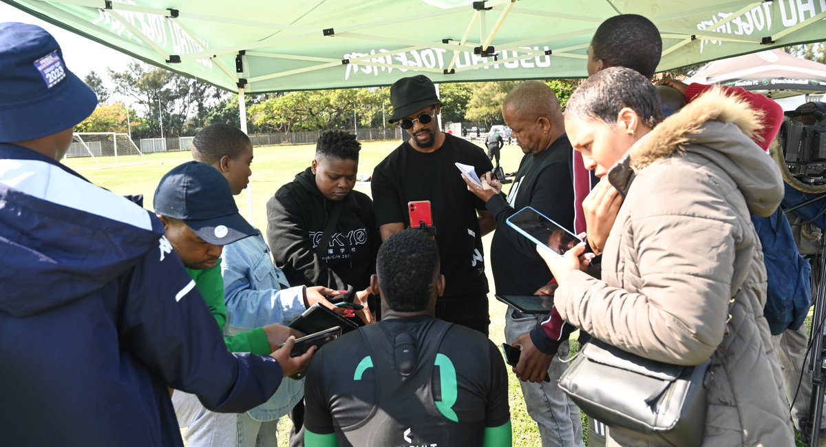 BackpageMedia's tweet photo. AmaZulu Media Day 🎥

📸Gerhard Duraan/BackpagePix

#AmaZulu #DStvPremiership #SouthAfricanFootball #iDiski #SuperDiski https://t.co/EIN7qEb7DF