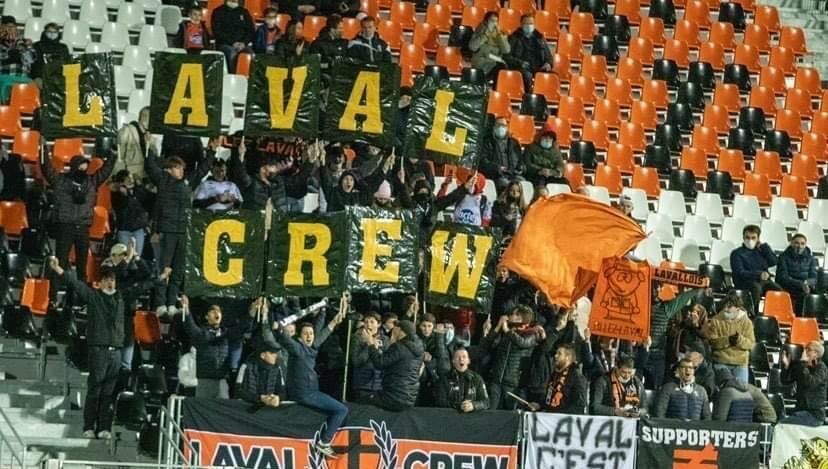 Les ultras de <a href="/LavalCrew/">Laval Crew</a> partent en guerre contre le président du Stade Lavallois #Mayenne #Ligue2 #FBsport 
➡️ l.francebleu.fr/tIfZ