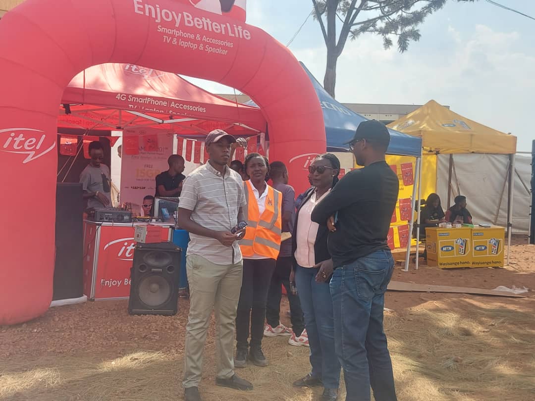 Psf_southern's tweet photo. Kuri iki gicamunsi, Guverineri w'Intara y'Amajyepfo  Alice Kayitesi asuye ahaateguwe Imurikagurisha ryateguwe kubufatanye na @Psf_Southern na @huyepsf31765 hagamijwe kureba uko ryitabiriwe.Iri murikagurisha rizafungurwa kuwa 18/08/2023 ryatangiye kuwa 16-27/08/2023 https://t.co/RRwWllUGY4