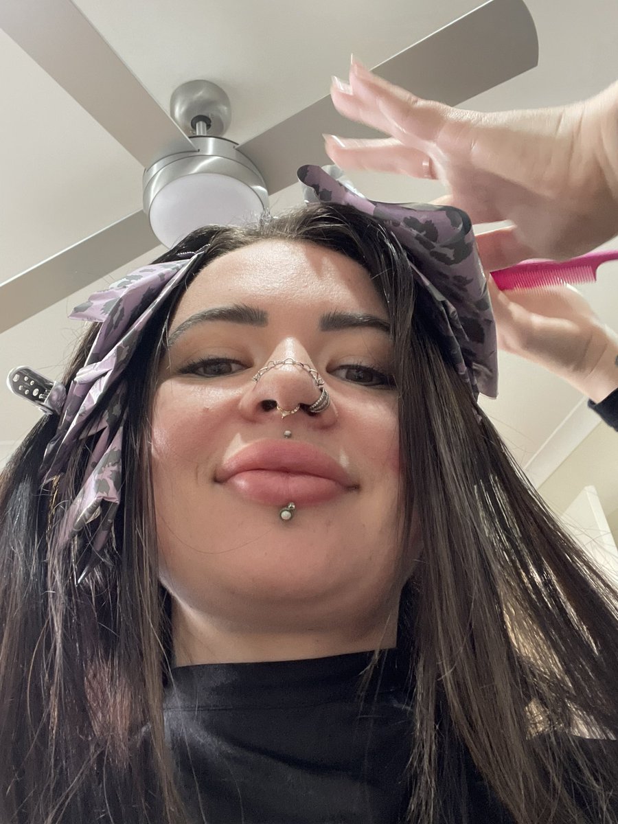 callmenooob's tweet photo. BEFORE ~ AFTER 
#blueblackhair https://t.co/MoeoZtB7QO