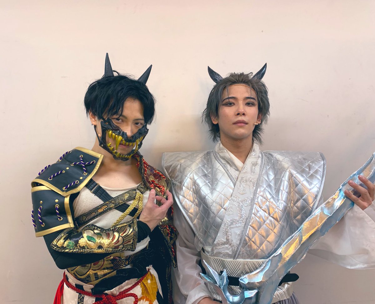furu___kazu's tweet photo. #舞台わた婚
#御霊月魄部隊

本日２公演ありがとうございました😊
残すところ残り５公演です。
一瞬一瞬大切に演じさせていただきます！！！
そして今日は氷輪役の凛さんと🙌✨
凛さんとは同い年で稽古場でも殺陣を熱心に教えていただきました。。🙇‍♀️🙇‍♀️
千秋楽まで引き続きよろしくお願いします☺️✨ https://t.co/di63Y60Q27