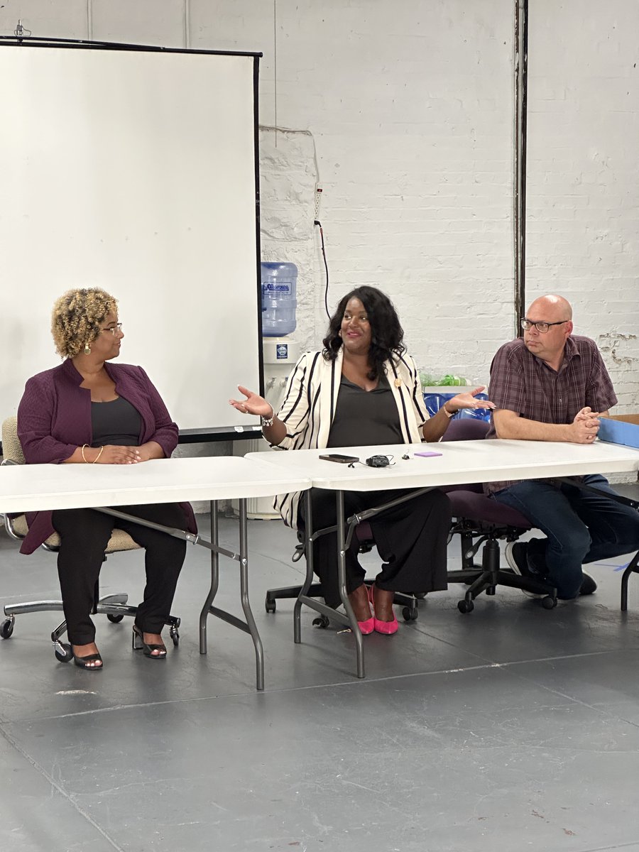 ward4stl's tweet photo. Thank you so much to Dr. Keisha Scarlett, the new Saint Louis Public Schools Superintendent, for attending our meeting and speaking on the state of SLPS last night! https://t.co/LB4nUMoUXX
