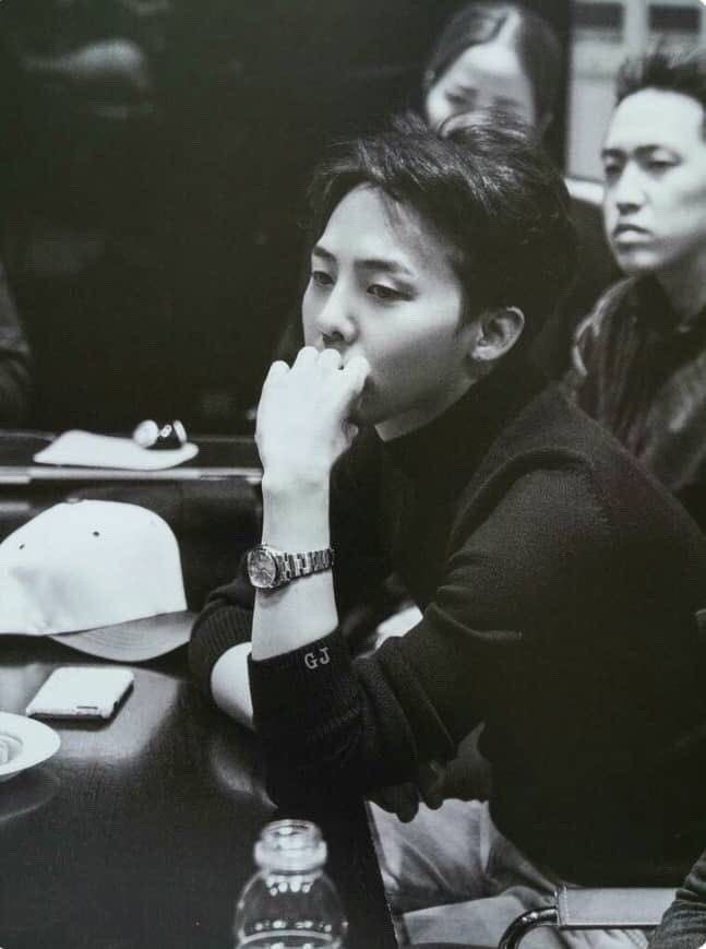vthphg_'s tweet photo. I love he in black 🥺

FOREVER YOUNG G-DRAGON #HAPPYBIRTHDAYGDRAGON #GDRAGONYEAR35 #지드래곤 https://t.co/hGODFABhN0