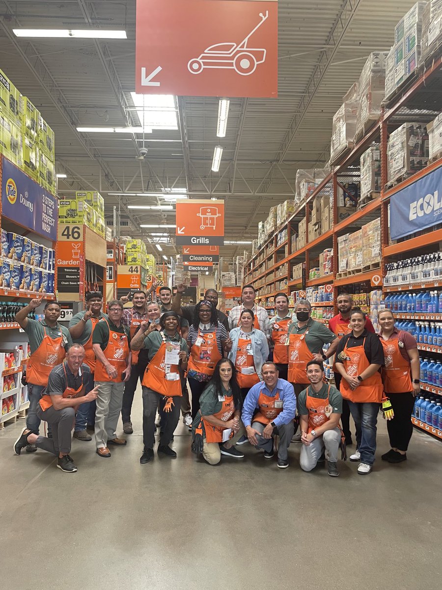 chance_lowry's tweet photo. What a pleasure to visit 565 and 1859 in D92. These teams are doing a fantastic job! Thank you all for your partnership and support of each other and the business! https://t.co/Bfzmqos9ON