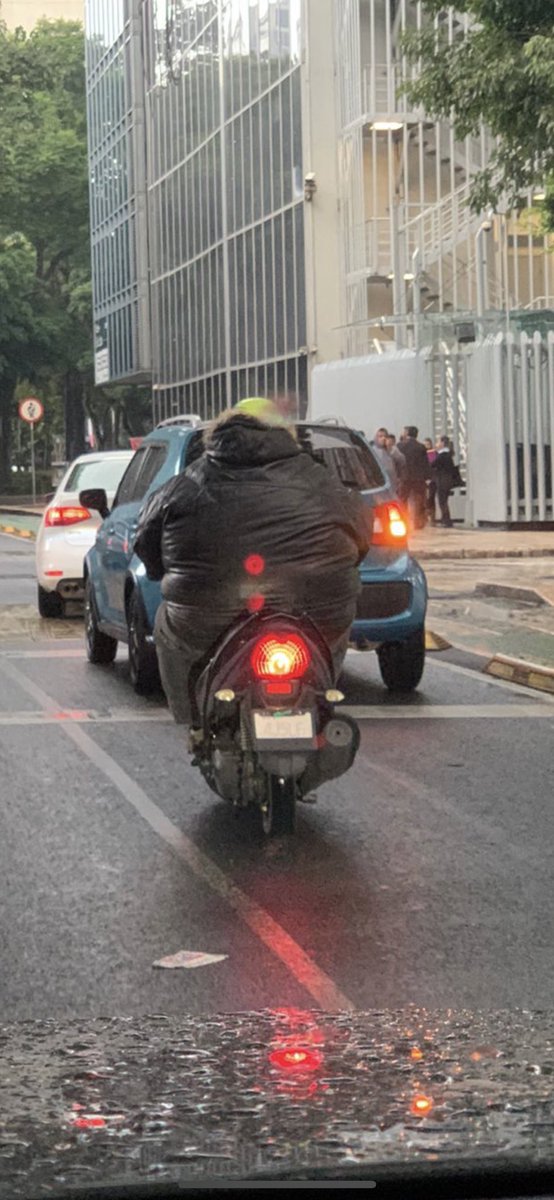 acidomasfuerte's tweet photo. @RicardoBSalinas @ItalikaOficial Aparte aguantan a la cenadora! https://t.co/QKLzCwZHUc