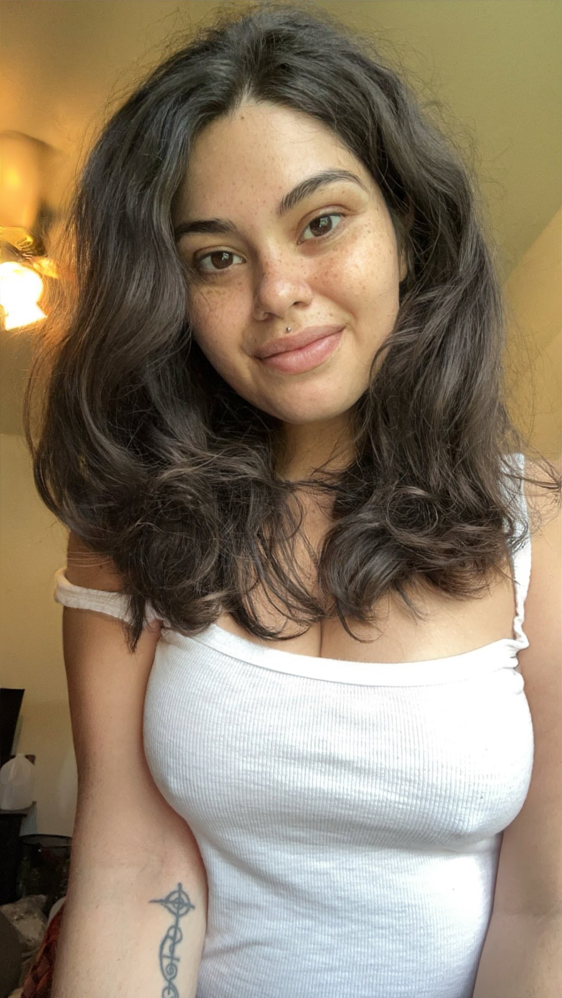 Molly Ze Dolly on X: Ive been sick in bed all day. Come take care of me  ): #NaturalBeauty #nofilter #selfie #smile #freckled  t.cocIUVchVQNT  X
