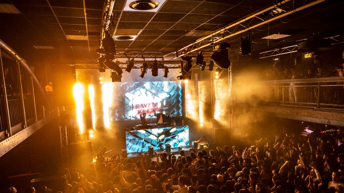 #throwback to <a href="/ravenkreyn/">Raven & Kreyn</a> hyping the crowd in Italy 🇮🇹 in 2020 🚀