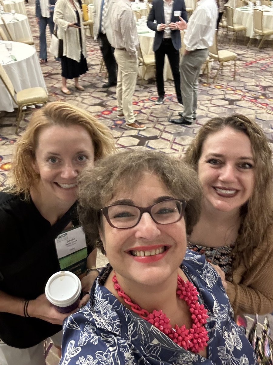 imagewords's tweet photo. With @LeahMartinLaw &amp; @TurchinJenn at @NAIOPSNV .  

Honoring “ National Thrift Shop Day “ by carrying this bag from @GoodwillVegas 

At @orleanscasino https://t.co/JlYGMsTsVI
