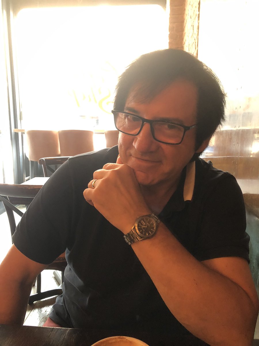 barrysteele's tweet photo. Having a brew in #cardiff #barrysteele
Tonight celebrating #royorbison and his many friends.
#prettywoman https://t.co/eAhQImdB9n