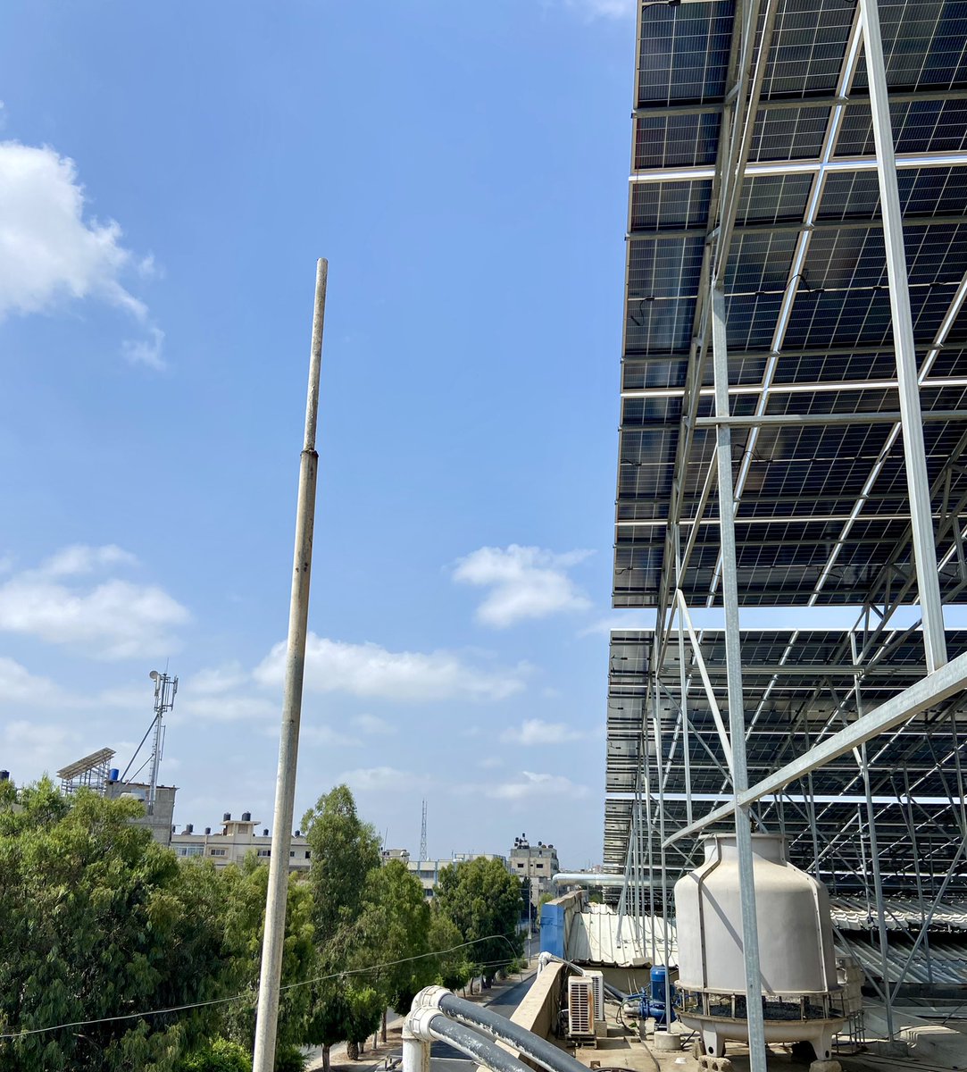 MartinNairobi's tweet photo. It all depends on sun ☀️! This morning in #Gaza 🇵🇸 the sun was shy… but this 1 MWp solar investment under @Proparco (@AFD_France private sector subsidiary) #SUNREF program with @eu_near 🇪🇺 is a game changer for this factory and injects electricity into the grid most of the day https://t.co/WgVhqRJJu0