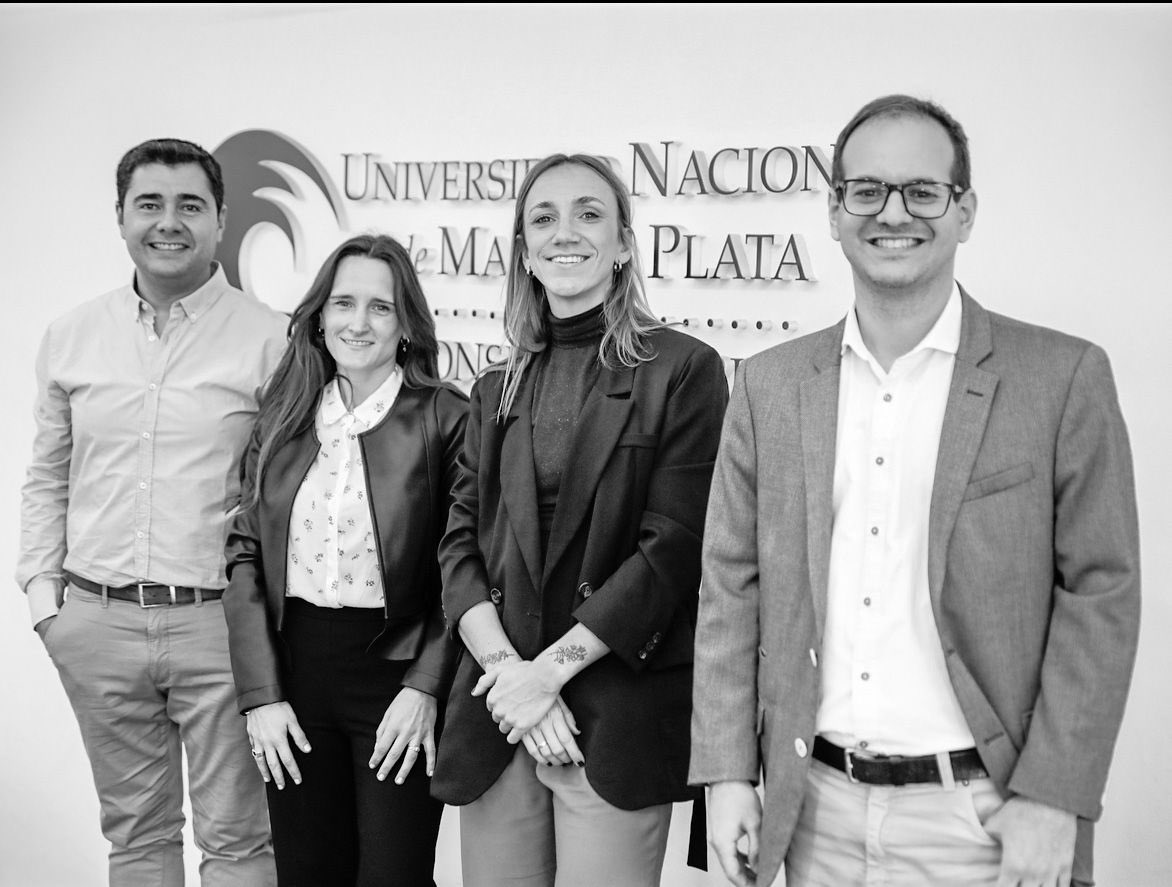 Trabajamos junto a muchos colaboradores de la UNMdP para desarrollar al Observatorio como proyecto para analizar, debatir y difundir temáticas vinculadas a los procesos electorales y las organizaciones políticas. 
#ObservatorioElectoral #UNMdP #Democracia40Años #Equipo