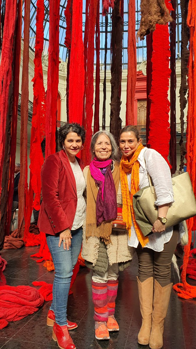 Felicitaciones a Cecilia Vicuña por su reconocimiento como Premio Nacional de Artes 2023, la máxima distinción por la excelencia y aporte a la cultura. Su trabajo textil, poesía y ritualidad nos inspira a seguir creando 🙌✨️ ¡Felicitaciones!