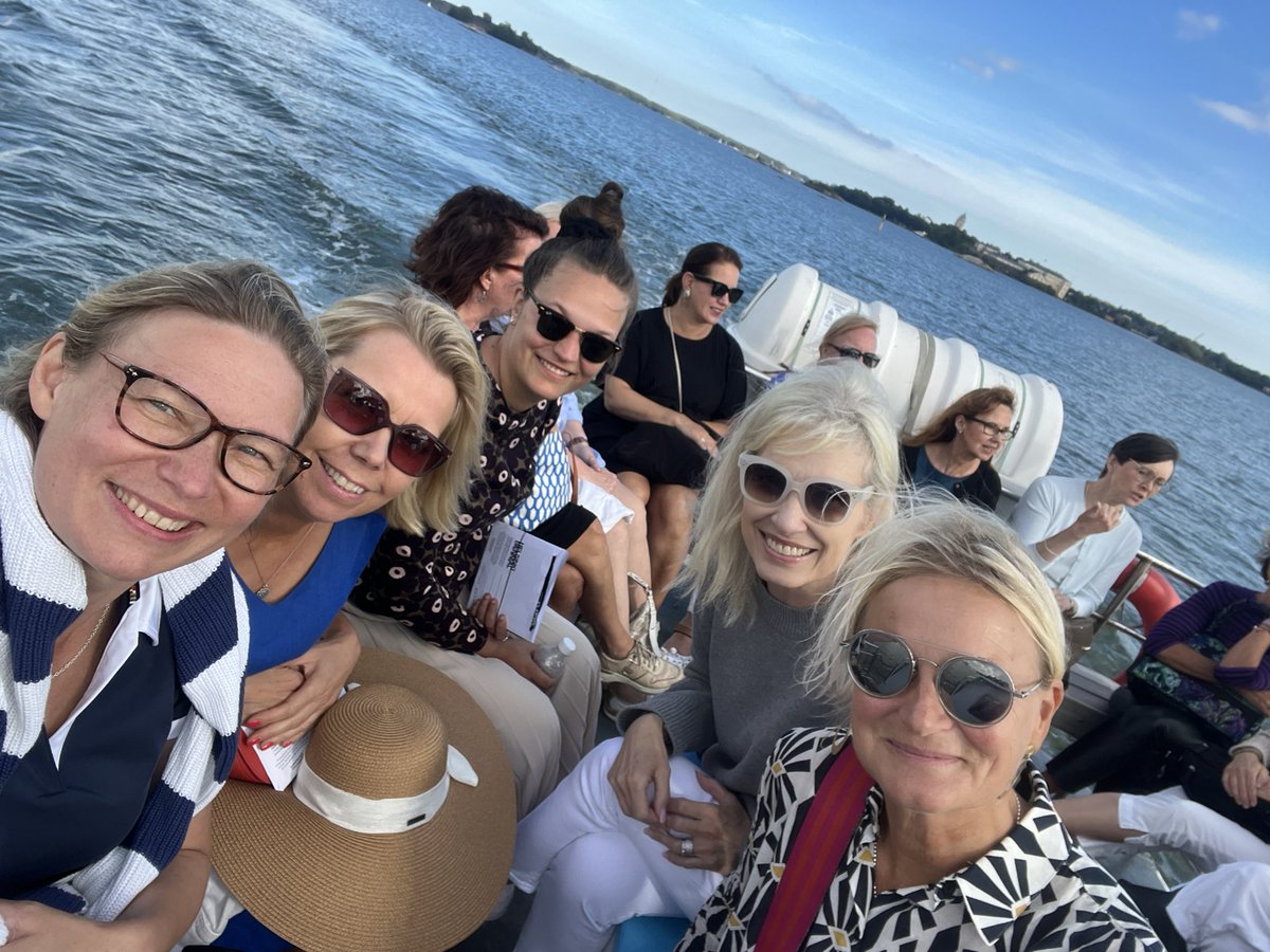 Liikunta ❤️ taide. Upeassa Vallisaaren luonnossa kelpaa liikkua ja kävellä hyvässä seurassa ja ihastella <a href="/helsinki/">Helsingin kaupunki</a> Biennaalia. Kiitos <a href="/mlrinkineva/">M-L Rinkineva</a> <a href="/Olympiakomitea/">Olympiakomitea</a>