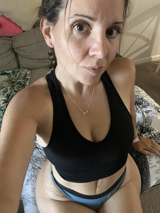 Good morning baby https://t.co/SGP5a0mACl