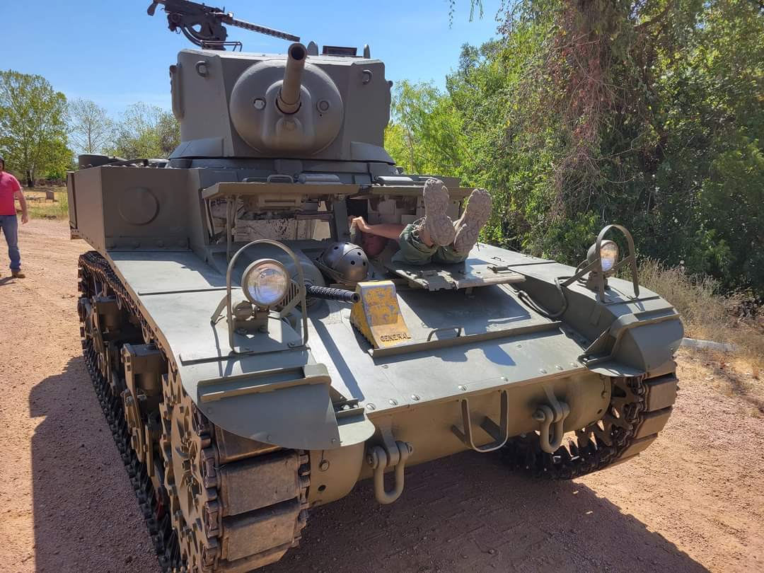 boerne_ben's tweet photo. As cool as crewing the Stuart is... No one likes to be the driver. This is how you need to get in and out without going through the turret.
#wwii #m3a1 #m3stuart #Tanks https://t.co/vd2EyOcGzZ