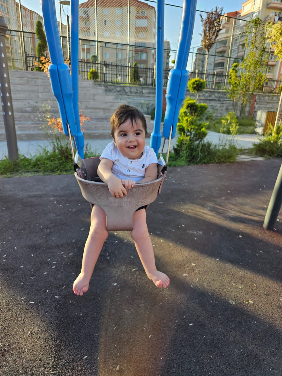 YUSUF EREN ARTIK PARKLARDAA 🥳
ÇOK DAHA İYİ OLACAĞI GÜNLERDE YAKIN 🙏
BU MUTLULUK SİZLERİN ESERİ İYİKİ VARSINIZ HEP VAR OLUN💙 

#ZOLGENSMA ETKİSİİİ ✌️ 

 SALINCAKLAR BOŞ KALMASIN DİYE DİĞER EVLATLARIMIZIN DA ELLERİNİ BIRAKMAYIN LÜTFEN 🙏💙