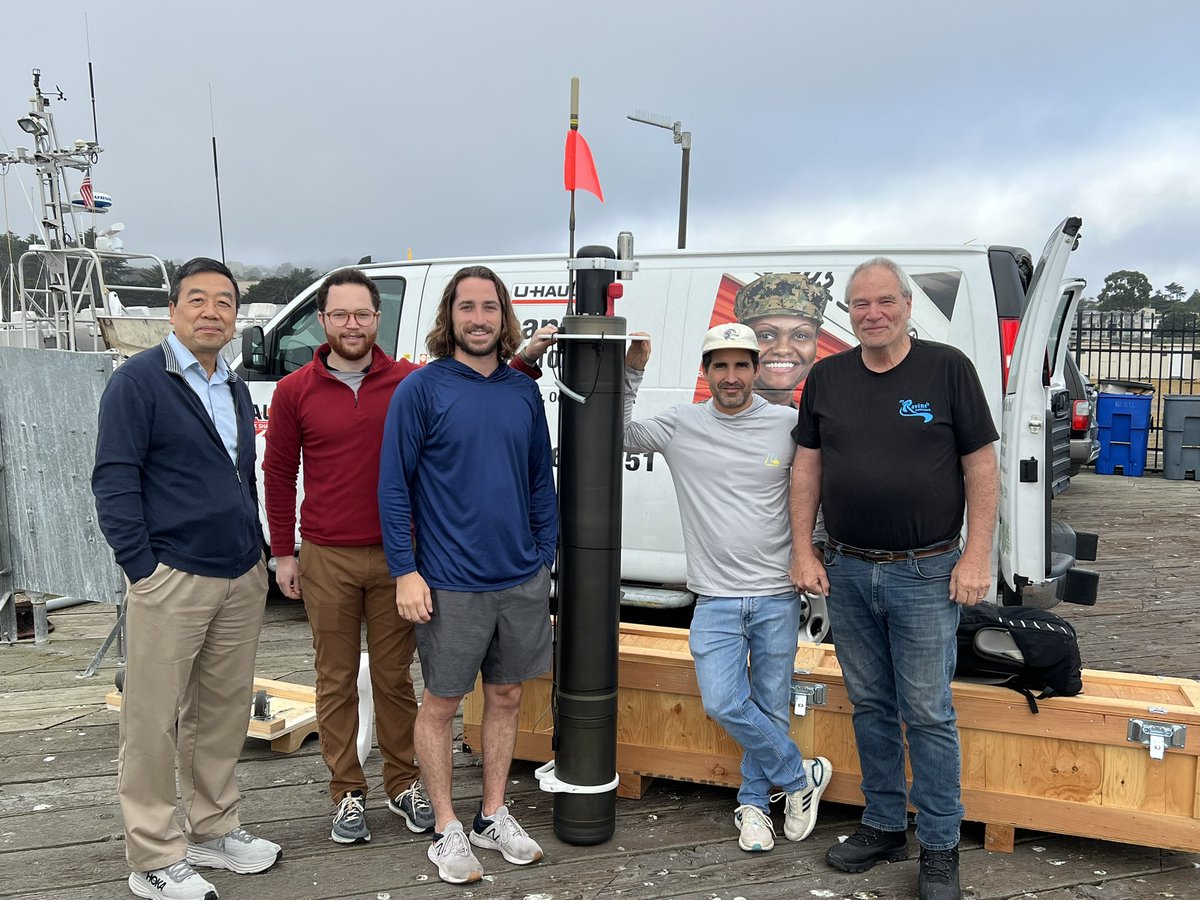 SeatrecInc's tweet photo. The @SeatrecInc crew gets ready to do more #ocean testing in Monterey.

#oceandata #infiniTEfloat #robot #bluetech https://t.co/OWxA18Yhoi