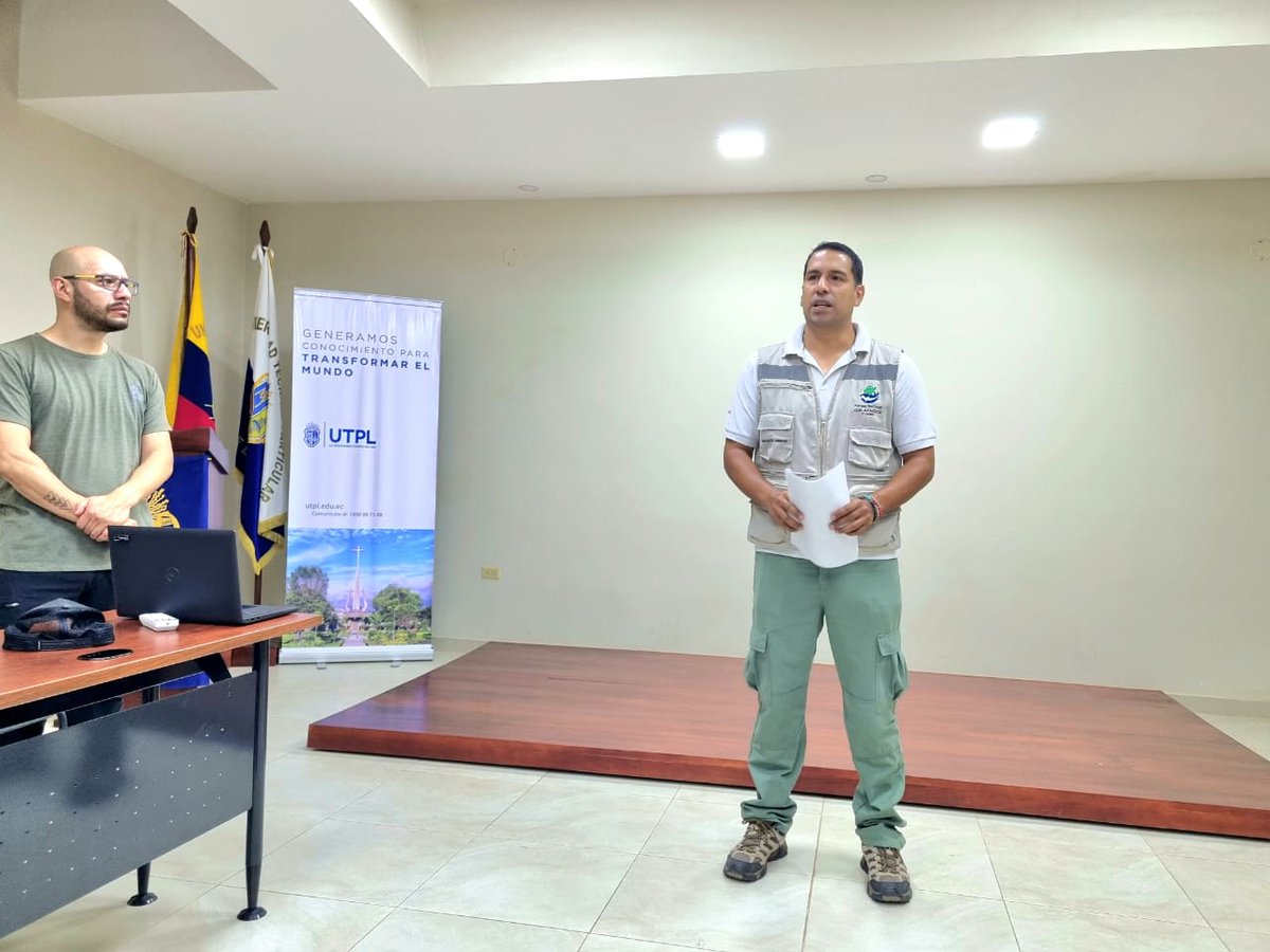 parquegalapagos's tweet photo. #Galápagos | #NuestrosGuardaparques y funcionarios de @galapagosrf se capacitan en técnicas para diseñar investigaciones para fortalecer sus conocimientos en la protección de ecosistemas y potenciar la toma de decisiones informadas, gracias a la @utpl. https://t.co/Axj5vjCQSu