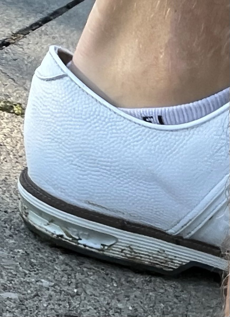 BendelowGreens's tweet photo. I hate sock slip with a passion. But wearing socks any longer than these golfing make you look like a hack. https://t.co/oQk8ulI01C