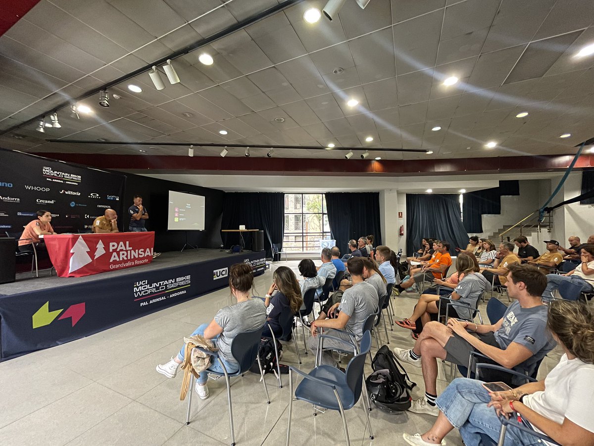 palarinsal's tweet photo. Reunió previa a la Copa del Món de BTT. Avui comentem tots els detalls i punts pendents. Això ja ho tenim 💪

Som-hi!

#palarinsalworldcup #mtbworldcup https://t.co/CdBpWCytjf