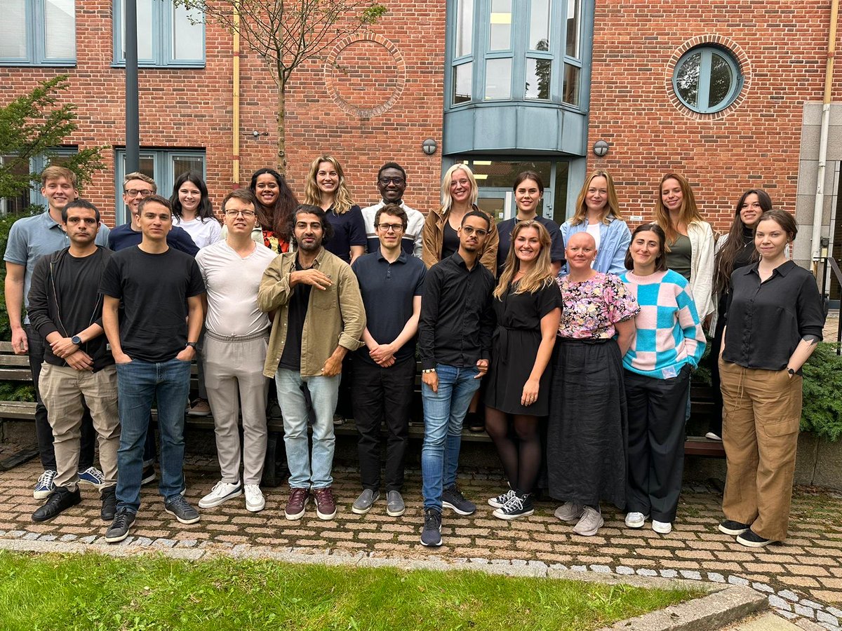 Palina Kolvani (@pkolvani) on Twitter photo Just concluded a two-day workshop with Political Science PhDs from <a href="/UniOslo/">Universitetet i Oslo</a> and <a href="/goteborgsuni/">Göteborgs universitet / University of Gothenburg</a>, thank you everyone for great presentations and discussions!
Special thanks to <a href="/ankita_barthwal/">Ankita Barthwal</a> for being the best co-organizer and to <a href="/Jana__Schwenk/">Jana Schwenk</a> <a href="/felicrobertson/">Felicia Robertson</a> for hosting us! Just concluded a two-day workshop with Political Science PhDs from <a href="/UniOslo/">Universitetet i Oslo</a> and <a href="/goteborgsuni/">Göteborgs universitet / University of Gothenburg</a>, thank you everyone for great presentations and discussions!
Special thanks to <a href="/ankita_barthwal/">Ankita Barthwal</a> for being the best co-organizer and to <a href="/Jana__Schwenk/">Jana Schwenk</a> <a href="/felicrobertson/">Felicia Robertson</a> for hosting us!