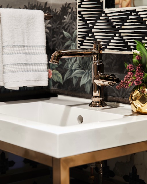 Each detail of this bathroom by R/terior studio feels like a daydream—from the hand-painted wallpaper to the graceful nuances of the Invari® Bath Collection.
Photography: SGM Photography
bit.ly/35aKVBN