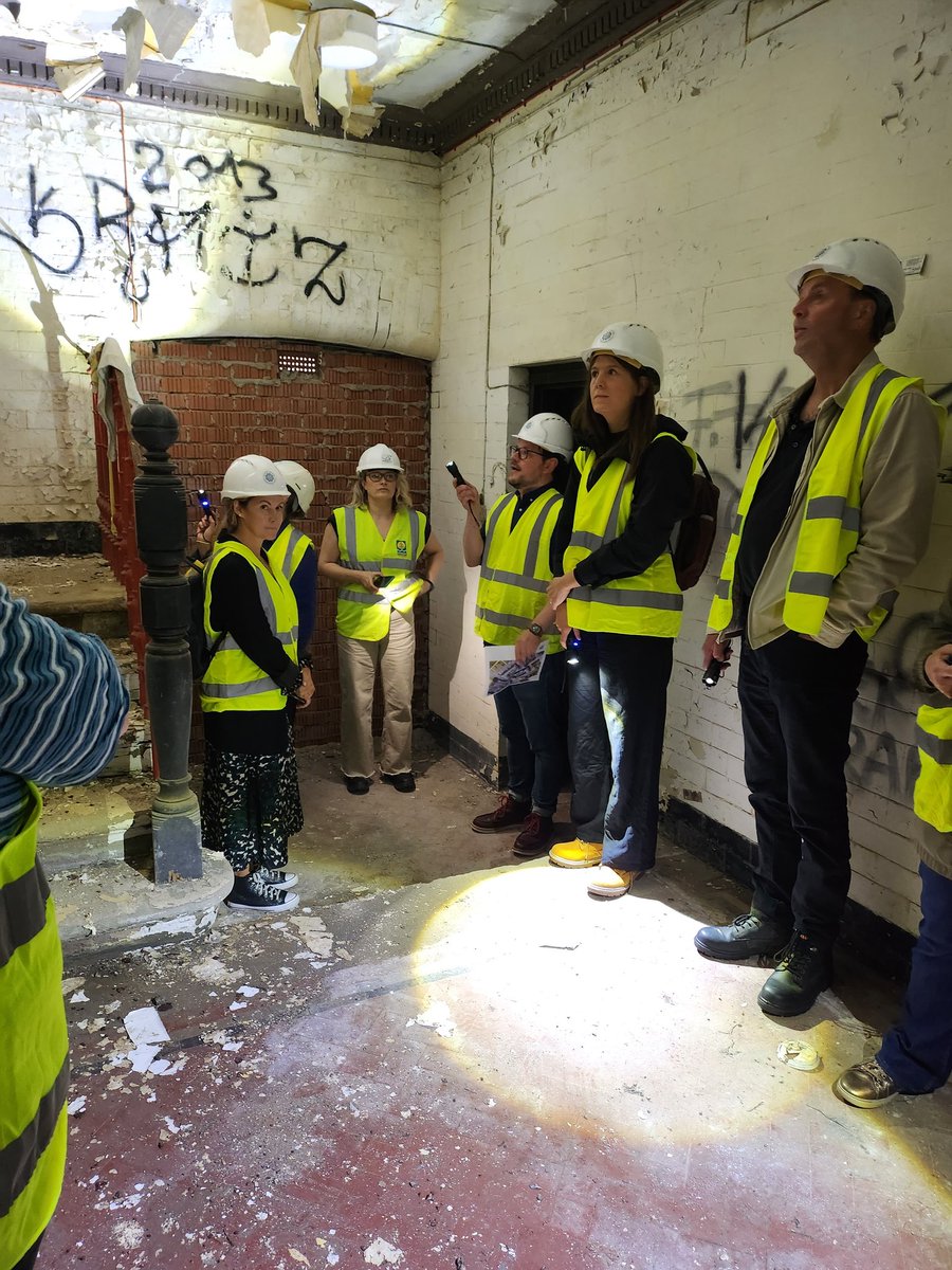 Today we took some of the members of our SURF Heritage & Creativity Alliance (SH&CA) to visit Whitevale Baths in Glasgow's East End. Thanks to @GlasgowCC colleagues, @gbptrust and Michaela from @PEEK_project_ for showing us around (and for the extra tour of the area)