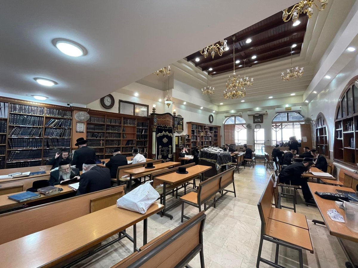 taiwanrabbi's tweet photo. Left, circa 1995. Right, 2023. Same exact people, very different times. Other pics are of the synagogue where he taught me. #taiwanrabbi #asianjewishlife #israel #hasid #hasidism #judaism #zefat #safed #צפת https://t.co/XUkWZeJCxe