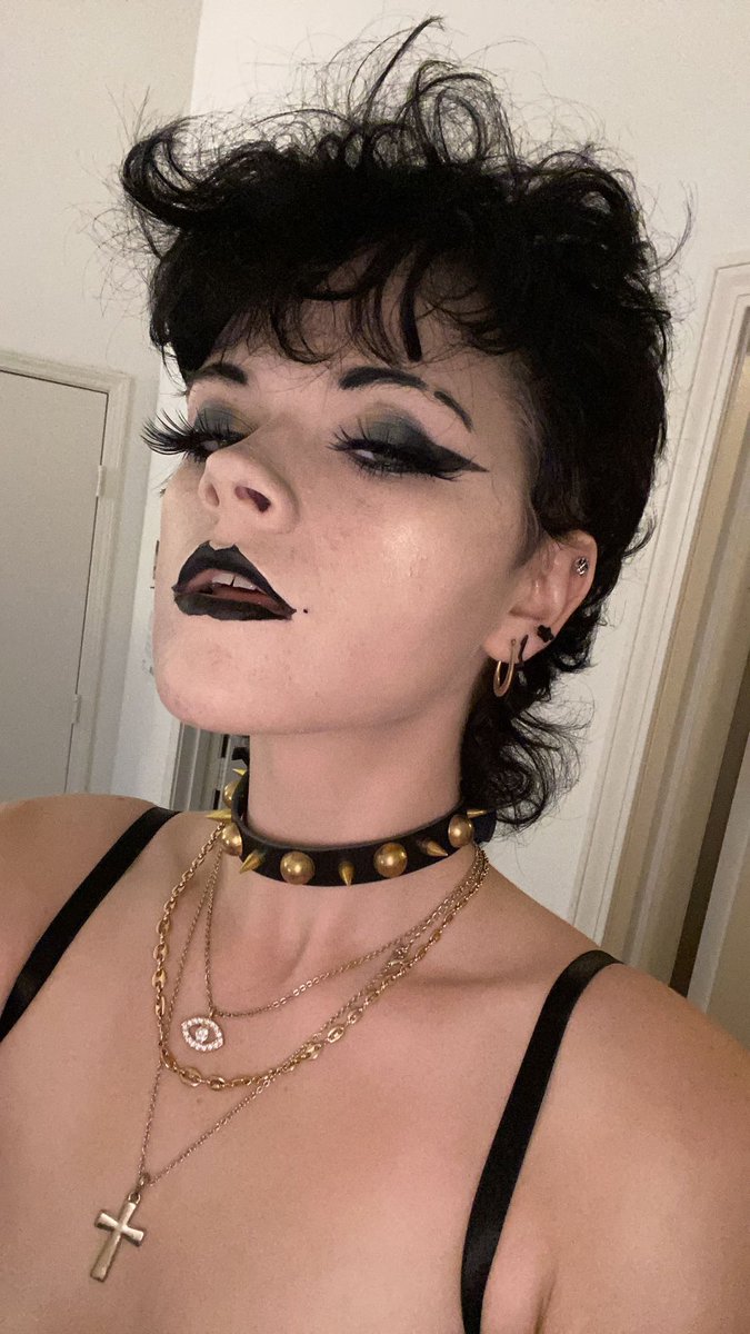 MXSSBXTTY's tweet photo. Who here enjoys tall goth chicks in fishnets? I know I do 🥸😅!! I’m sooo tall in these stiletto pumps I could barely fit under the door frame 😇😳!! 
x
x
x
#nsfw #tallgoth #tallgothgirl #tallgothwoman #mileycyrus #typeonegative #fetishmodel #fetmodel #onlyfan #highheels https://t.co/7BAc1cRJ5I