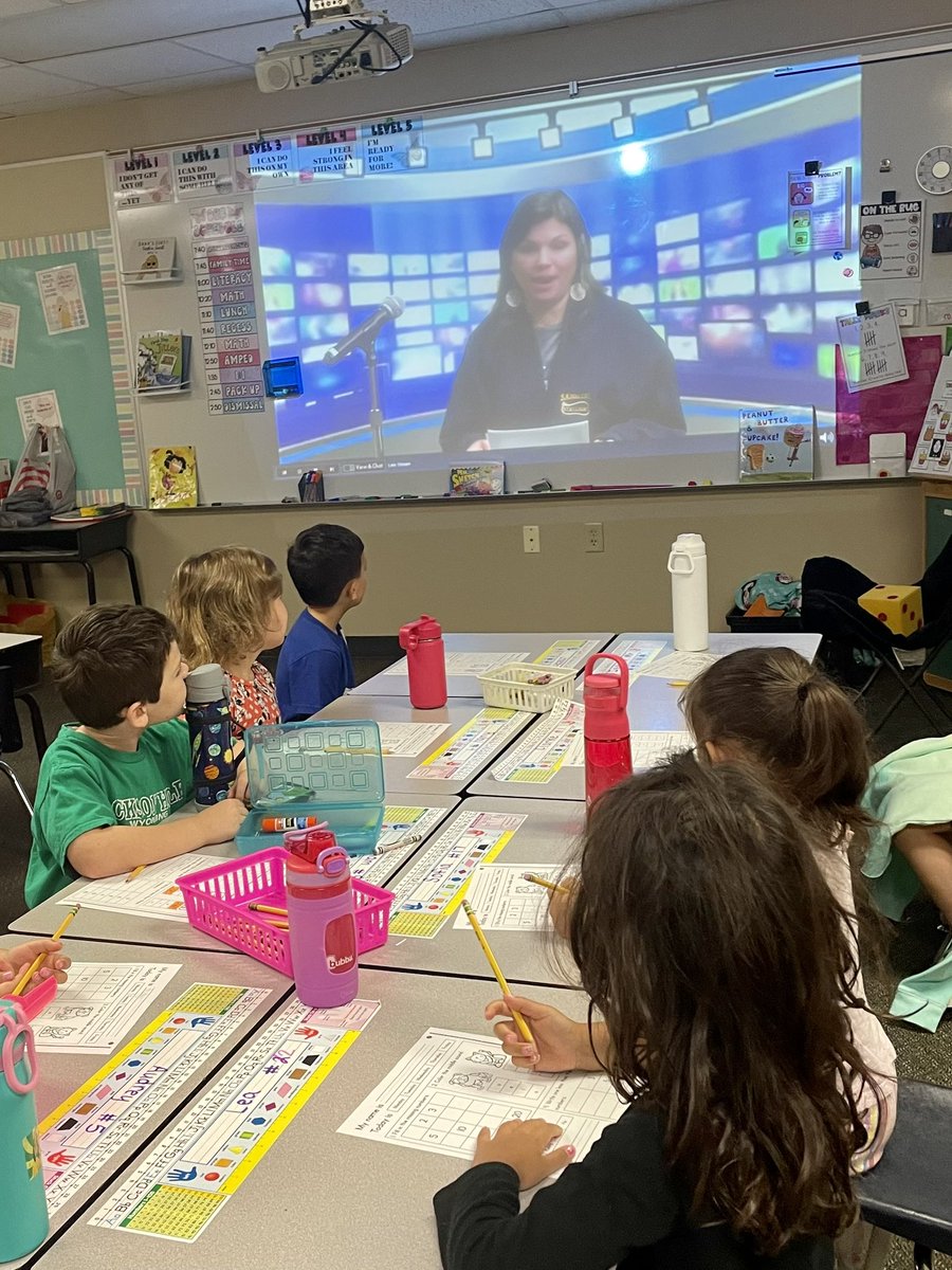saiglingelem's tweet photo. Starting the morning off right with announcements from the the Saigling Spirit Station. #SaiglingShines #LevelUpPlanoISD https://t.co/fvUNhCCjzD