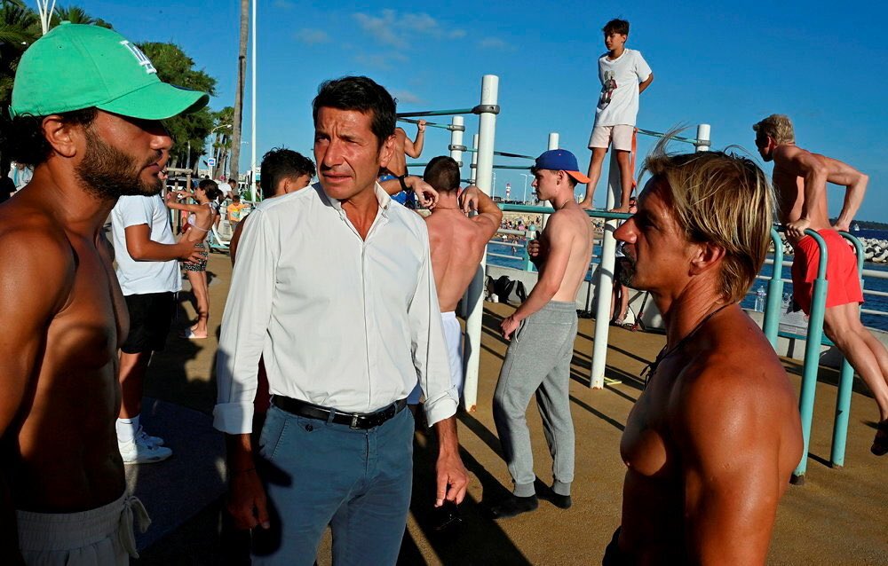 ArnaudRaskin's tweet photo. Lisnard : « Philippe, Le Maire et Darmanin s’inscrivent dans un schéma conventionnel »

« La droite classique à laquelle je crois n'est pour l'instant plus audible. Et pour qu'elle le soit, elle doit redevenir crédible. C'est maintenant que se prépare le redressement. » https://t.co/wLjm0AeToq