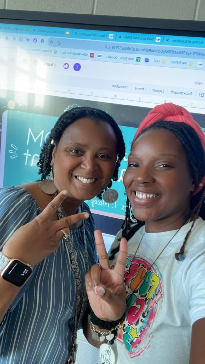 savyteacher1's tweet photo. 2nd day presenting with my friend @_Mrsmccoy_  during @CyFairISD PD week @CFISD_ELAR2_5 @BrosnahanES @SheridanCFISD #cfisdpd #elarteacher #classroommanagement https://t.co/JfskTkIQHP