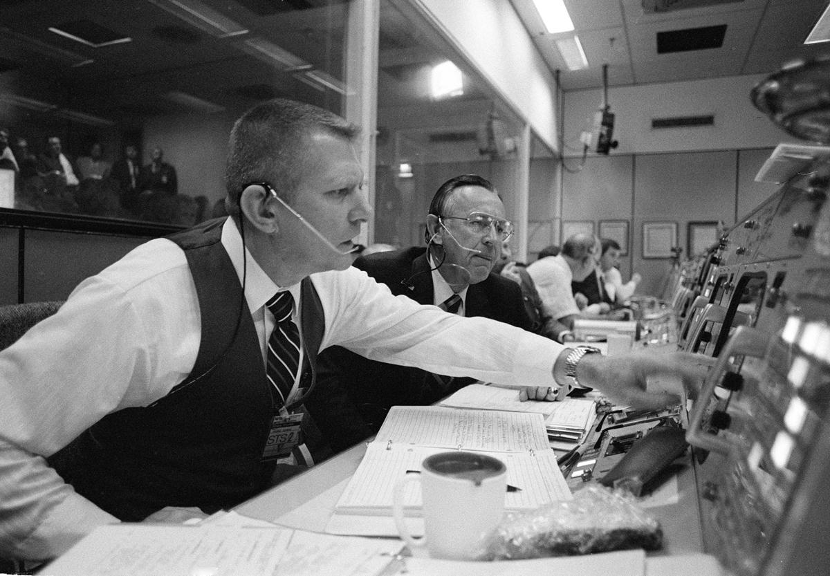Wishing you the happiest of birthdays, Flight!! 🥳🎂❤️ #nasa #genekranz #flightdirector #moonshot #Apollo #Gemini #Mercury #astronauts #missioncontrol